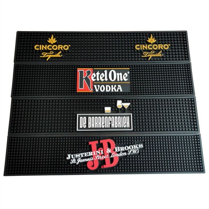 black logo mat