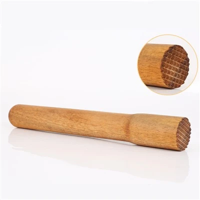 Cocktail muddler van acaciahout